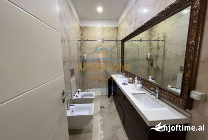 Shtepi me qera Apartament ne Tirane, 3+1, Mobilimi E mobiluar, Pagesa 1,000  Euro.