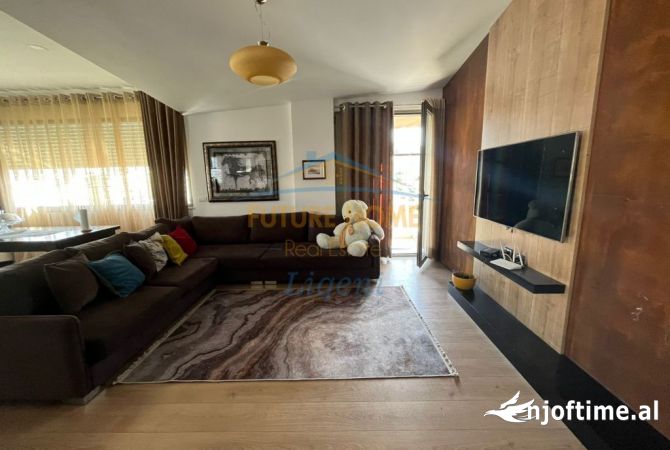 Shtepi me qera Apartament ne Tirane, 3+1, Mobilimi E mobiluar, Pagesa 1,000  Euro.