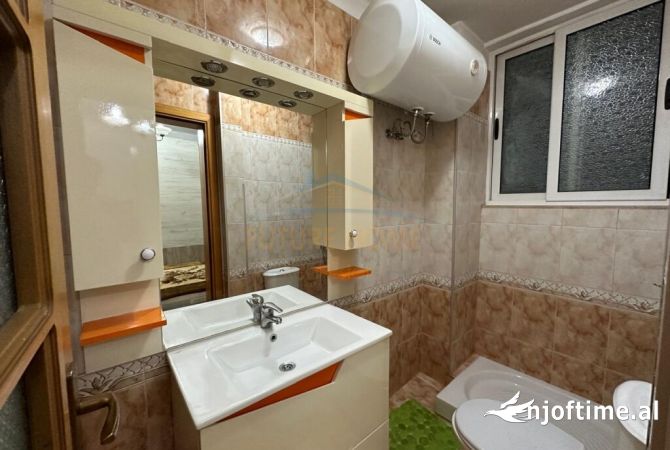 Shtepi me qera Apartament ne Tirane, 2+1, Mobilimi E mobiluar, Pagesa 800  Euro.