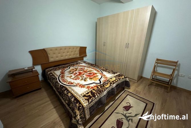 Shtepi me qera Apartament ne Tirane, 2+1, Mobilimi E mobiluar, Pagesa 800  Euro.