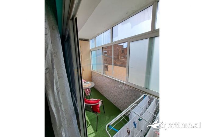 Shtepi me qera Apartament ne Tirane, 3+1, Mobilimi E mobiluar, Pagesa 900  Euro.