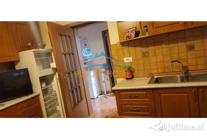 Shtepi me qera Apartament ne Tirane, 2+1, Mobilimi E mobiluar, Pagesa 650  Euro.