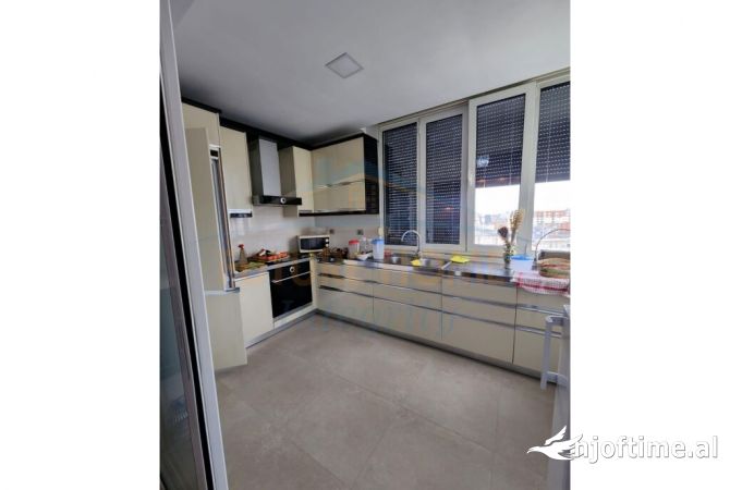 Shtepi ne shitje 3+1 ne Tirane - 230,000 Euro