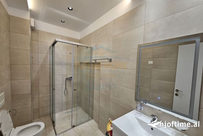 Shtepi me qera Apartament ne Tirane, 2+1, Mobilimi E mobiluar, Pagesa 900  Euro.