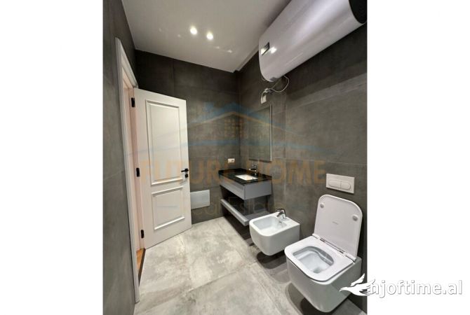 Shtepi me qera 3+1 ne Tirane - 2,500 Euro