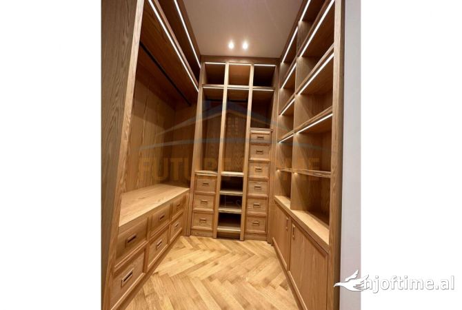 Shtepi me qera 3+1 ne Tirane - 2,500 Euro