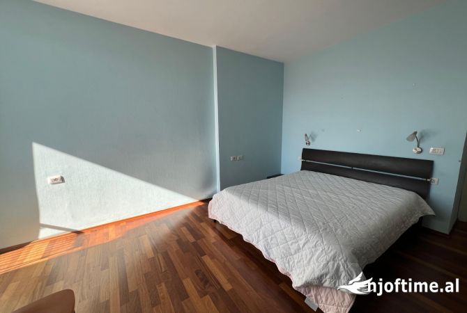 Shtepi me qera 2+1 ne Tirane - 650 Euro