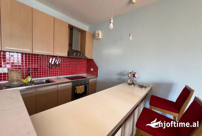 Shtepi me qera Apartament ne Tirane, 2+1, Mobilimi E mobiluar, Pagesa 650  Euro.