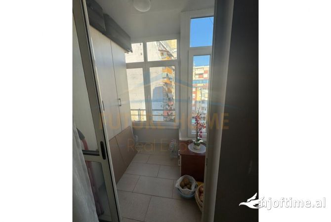 Shtepi ne shitje Apartament ne Tirane, 2+1, Mobilimi E mobiluar, Pagesa 295,000  Euro.