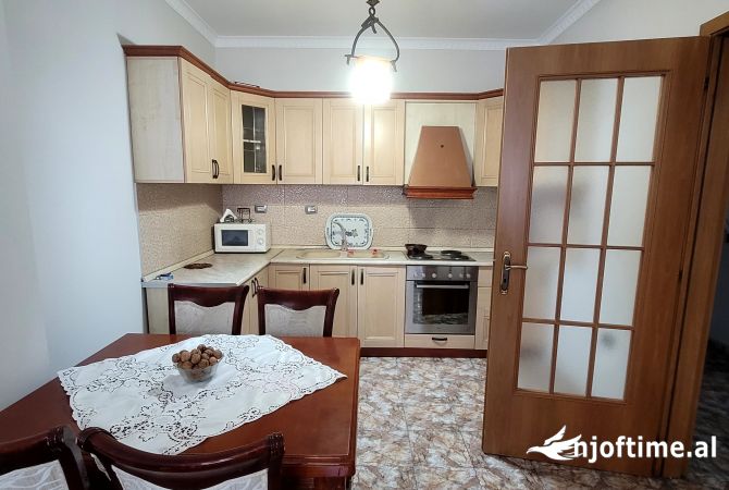 Shtepi me qera 2+1 ne Tirane - 550 Euro