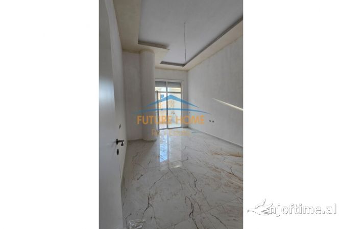 Shtepi ne shitje Apartament ne Tirane, 1+1, Mobilimi Bosh, pa mobiluar, Pagesa 200,000  Euro.