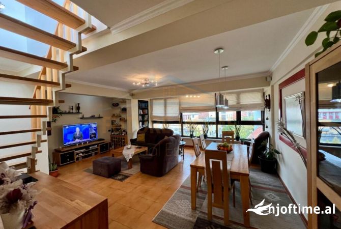 Shtepi ne shitje Apartament ne Tirane, 3+1, Mobilimi E mobiluar, Pagesa 287,000  Euro.