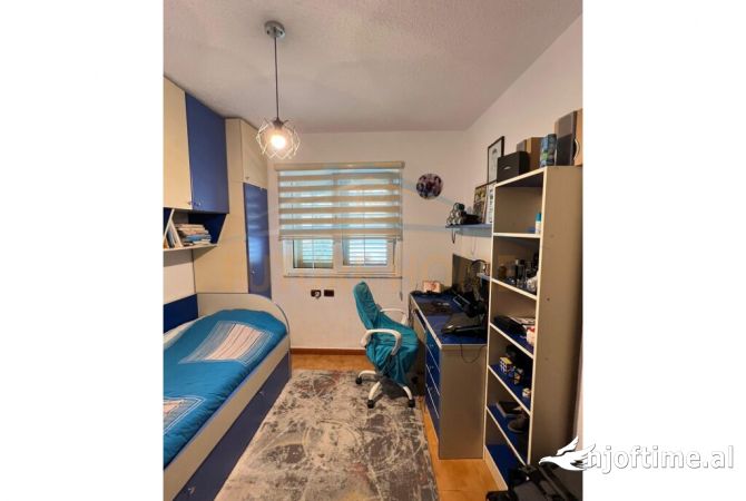 Shtepi ne shitje Apartament ne Tirane, 3+1, Mobilimi E mobiluar, Pagesa 287,000  Euro.