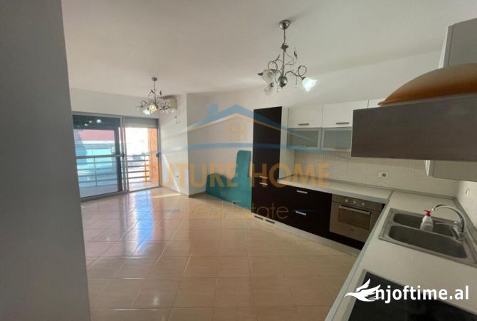Shtepi ne shitje Apartament ne Tirane, 2+1, Mobilimi E mobiluar, Pagesa 157,000  Euro.