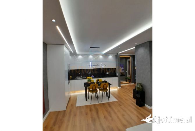 Shtepi me qera 2+1 ne Tirane - 1,000 Euro