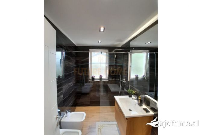 Shtepi me qera 2+1 ne Tirane - 1,000 Euro