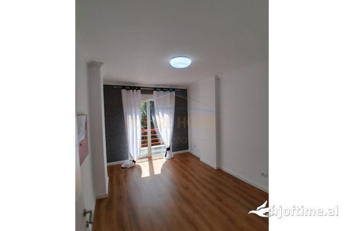 Shtepi me qera Apartament ne Tirane, 2+1, Mobilimi E mobiluar, Pagesa 1,000  Euro.