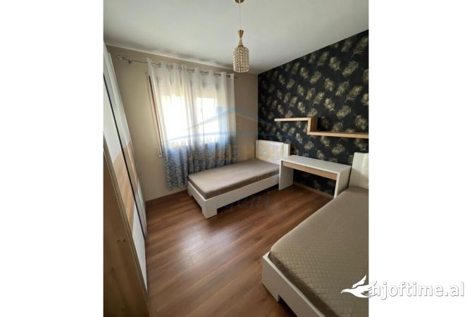 Shtepi me qera 2+1 ne Tirane - 700 Euro