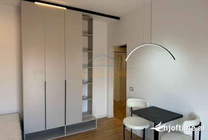 Shtepi ne shitje Apartament ne Tirane, 3+1, Mobilimi E mobiluar, Pagesa 198,000  Euro.