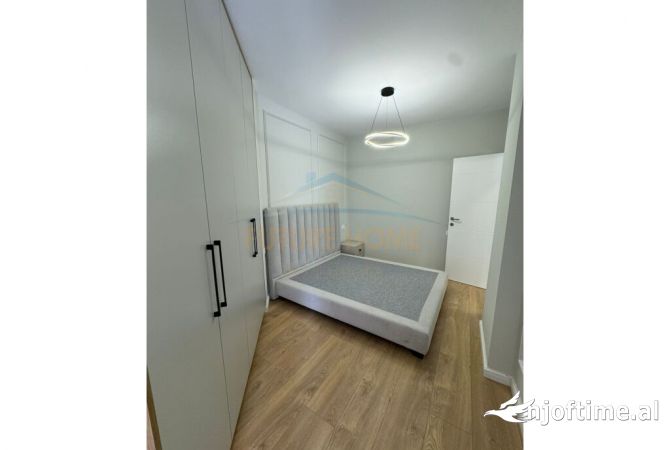 Shtepi ne shitje Apartament ne Tirane, 1+1, Mobilimi E mobiluar, Pagesa 103,000  Euro.
