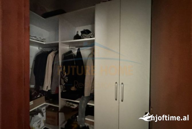 Shtepi ne shitje Apartament ne Tirane, 2+1, Mobilimi E mobiluar, Pagesa 130,000  Euro.