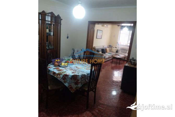 Shtepi ne shitje Apartament ne Tirane, 2+1, Mobilimi E mobiluar, Pagesa 170,000  Euro.