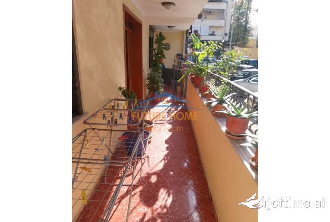 Shtepi ne shitje Apartament ne Tirane, 2+1, Mobilimi E mobiluar, Pagesa 170,000  Euro.