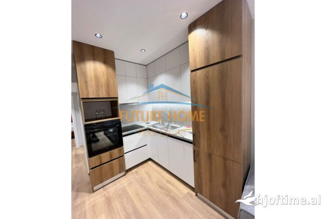 Shtepi ne shitje Apartament ne Tirane, 3+1, Mobilimi E mobiluar, Pagesa 370,000  Euro.