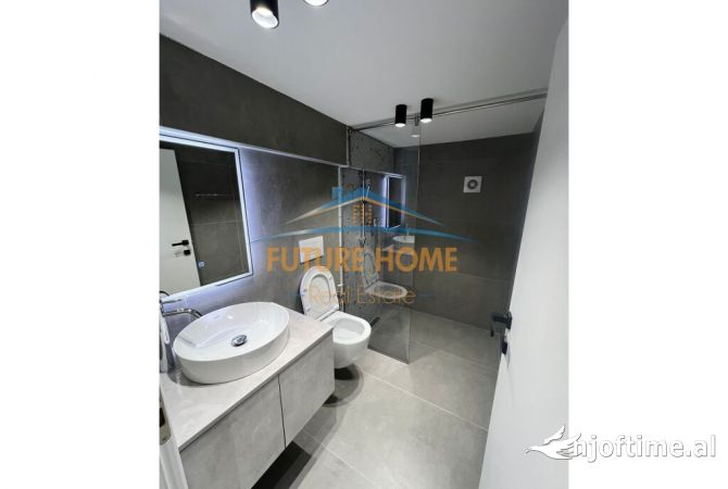 Shtepi ne shitje Apartament ne Tirane, 3+1, Mobilimi E mobiluar, Pagesa 370,000  Euro.