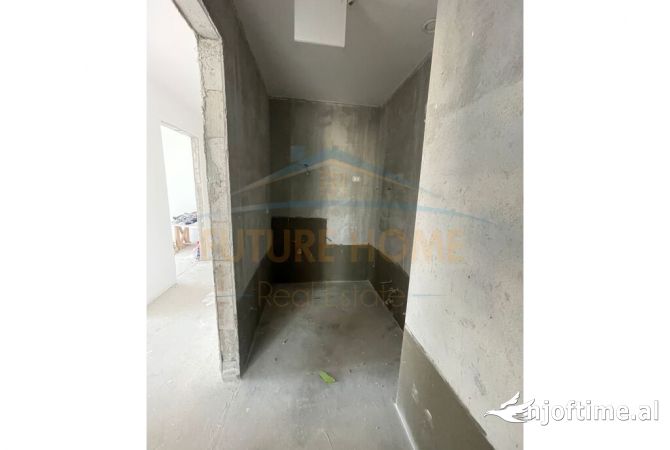 Apartment for sale in Tirana 3+1, Emty