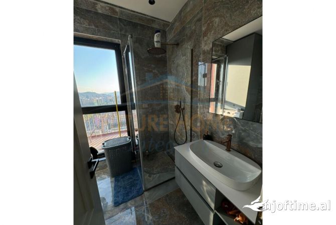 Shtepi ne shitje Apartament ne Tirane, 2+1, Mobilimi E mobiluar, Pagesa 350,000  Euro.