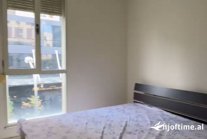 Shtepi ne shitje Apartament ne Tirane, 2+1, Mobilimi Bosh, pa mobiluar, Pagesa 175,000  Euro.