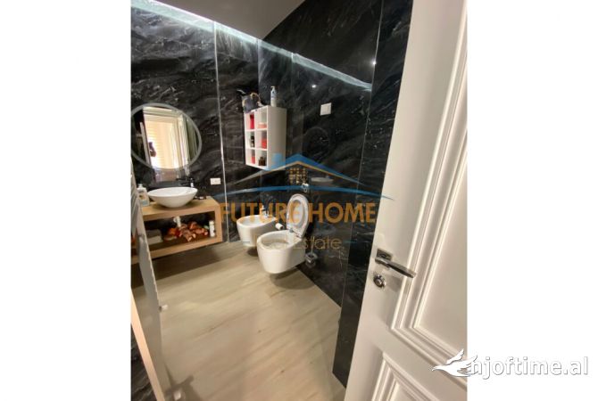 Shtepi me qera 4+1 ne Tirane - 1,300 Euro