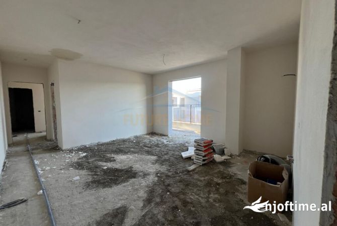 Shtepi ne shitje Apartament ne Tirane, 2+1, Mobilimi Bosh, pa mobiluar, Pagesa 112,800  Euro.