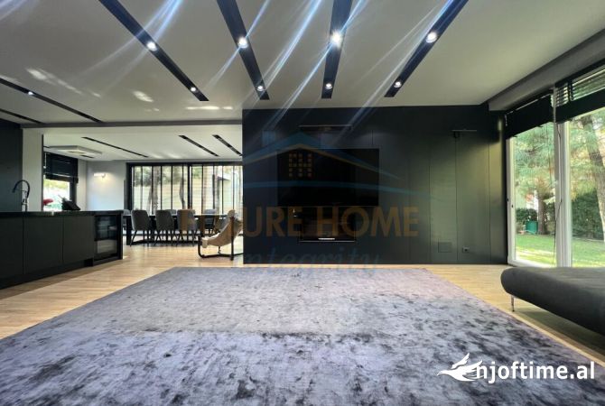 Shtepi me qera 4+1 ne Durres - 7,500 Euro