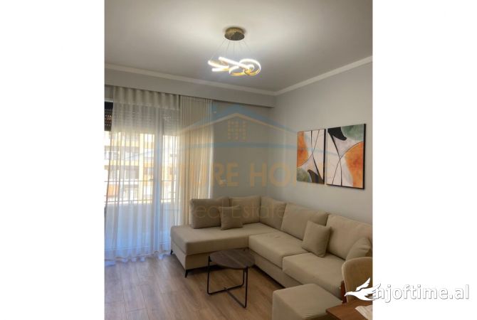 Shtepi me qera Apartament ne Tirane, 2+1, Mobilimi E mobiluar, Pagesa 650  Euro.