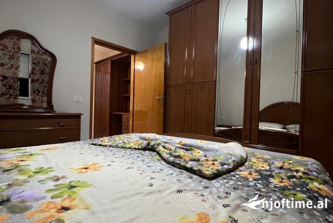 Shtepi me qera Apartament ne Tirane, 1+1, Mobilimi E mobiluar, Pagesa 450  Euro.