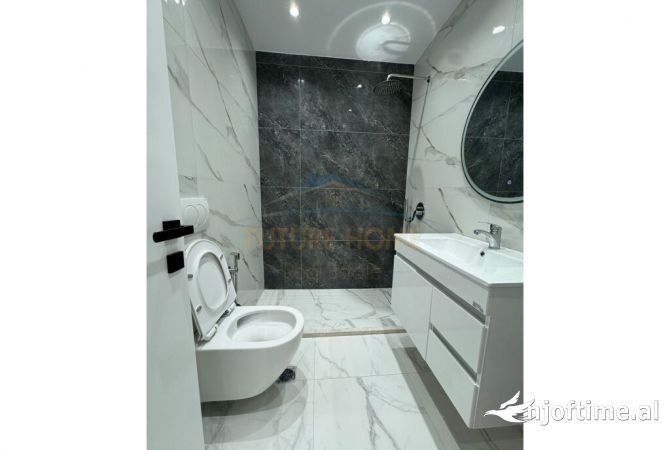 Shtepi ne shitje Apartament ne Tirane, 1+1, Mobilimi E mobiluar, Pagesa 137,000  Euro.