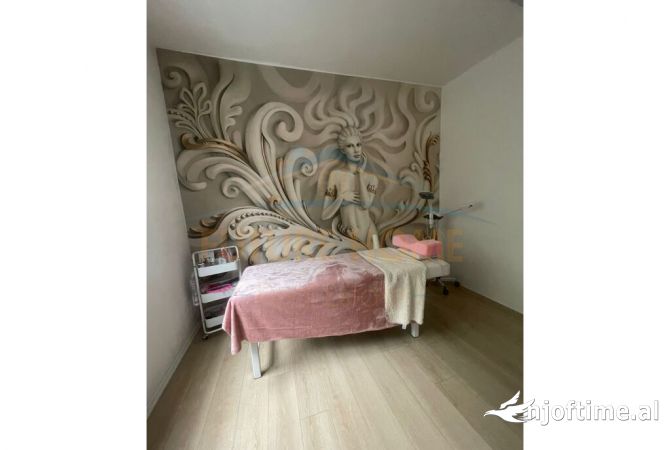 Shtepi me qera Apartament ne Tirane, 2+1, Mobilimi Bosh, pa mobiluar, Pagesa 800  Euro.