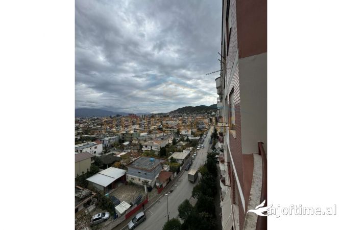 Shtepi ne shitje Apartament ne Tirane, 2+1, Mobilimi Bosh, pa mobiluar, Pagesa 133,000  Euro.