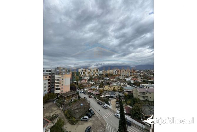 Shtepi ne shitje Apartament ne Tirane, 2+1, Mobilimi Bosh, pa mobiluar, Pagesa 133,000  Euro.