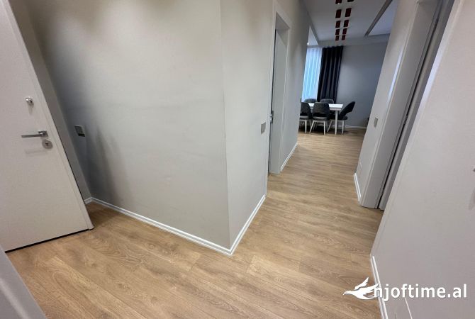 Shtepi me qera 2+1 ne Tirane - 1,300 Euro
