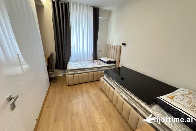 Shtepi me qera Apartament ne Tirane, 2+1, Mobilimi E mobiluar, Pagesa 1,300  Euro.