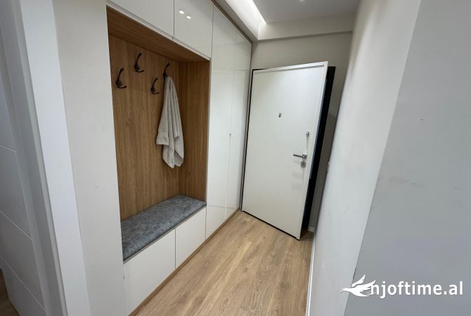 Shtepi me qera Apartament ne Tirane, 2+1, Mobilimi E mobiluar, Pagesa 1,300  Euro.
