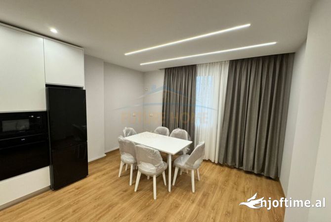 Shtepi ne shitje Apartament ne Tirane, 2+1, Mobilimi E mobiluar, Pagesa 180,000  Euro.