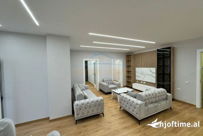 Shtepi ne shitje Apartament ne Tirane, 2+1, Mobilimi E mobiluar, Pagesa 180,000  Euro.