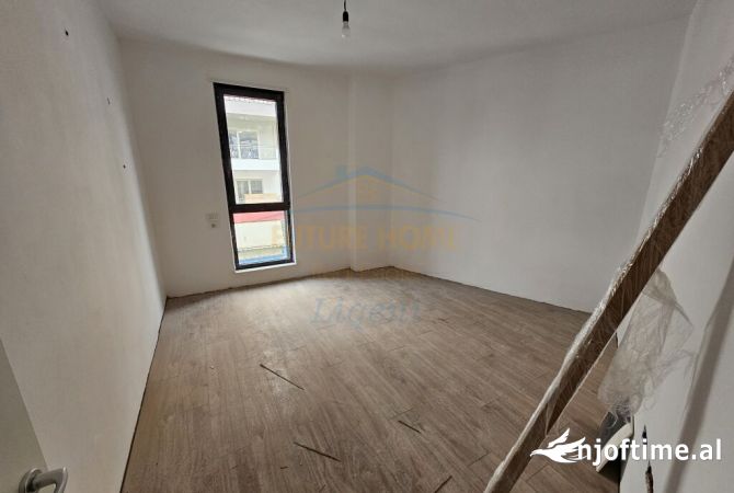 Shtepi ne shitje Apartament ne Tirane, 2+1, Mobilimi Bosh, pa mobiluar, Pagesa 248,000  Euro.