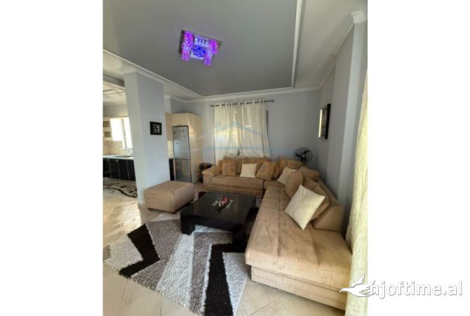 Shtepi me qera Apartament ne Tirane, 2+1, Mobilimi E mobiluar, Pagesa 800  Euro.