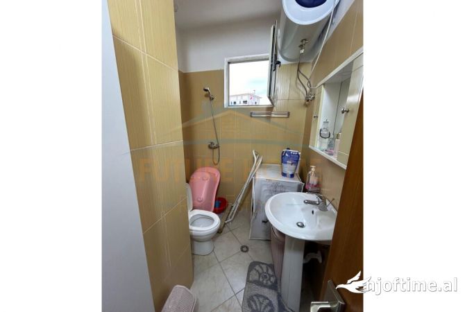 Shtepi ne shitje Apartament ne Tirane, 2+1, Mobilimi E mobiluar, Pagesa 123,000  Euro.
