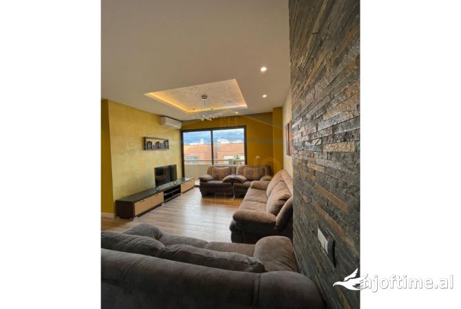Shtepi me qera 3+1 ne Tirane - 950 Euro